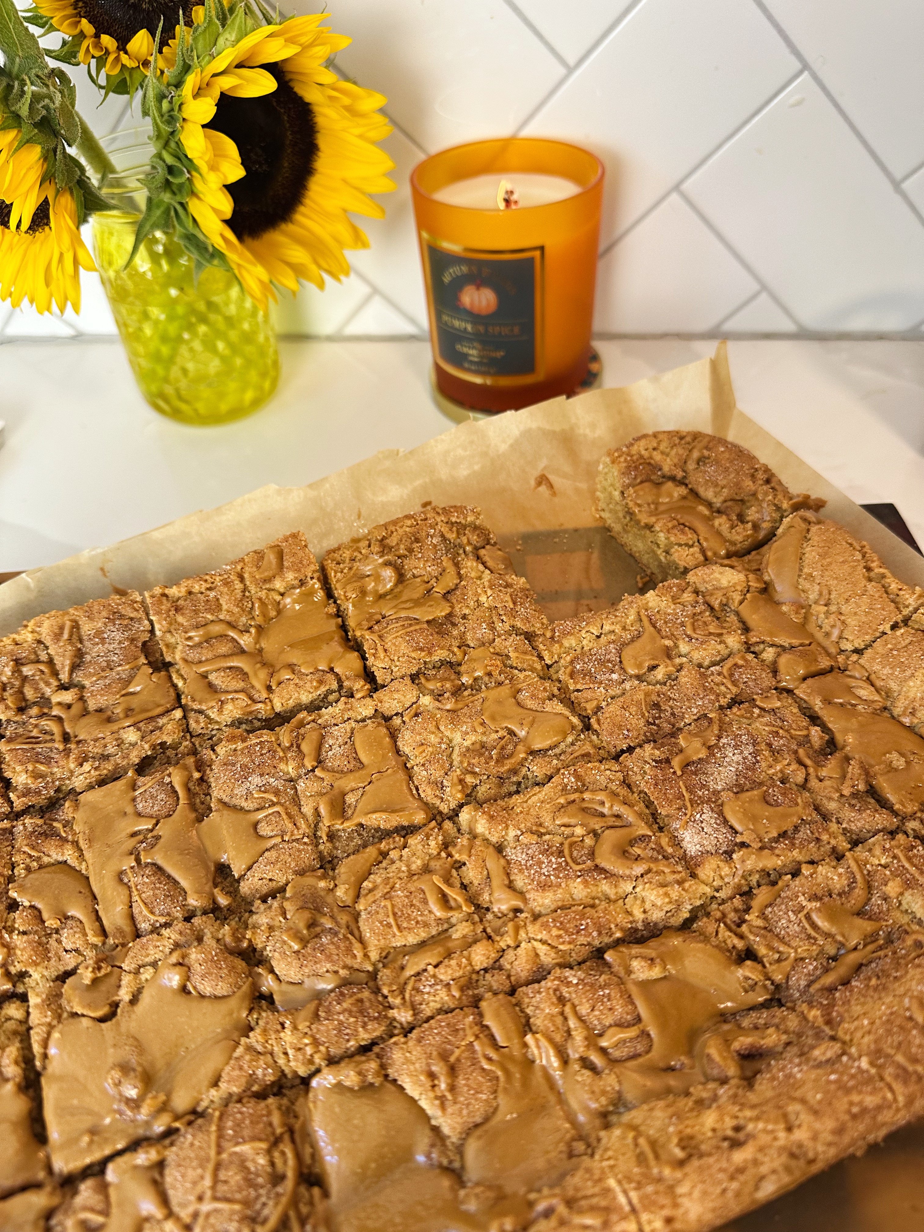 Snickerdoodle Cookie Butter Blondies